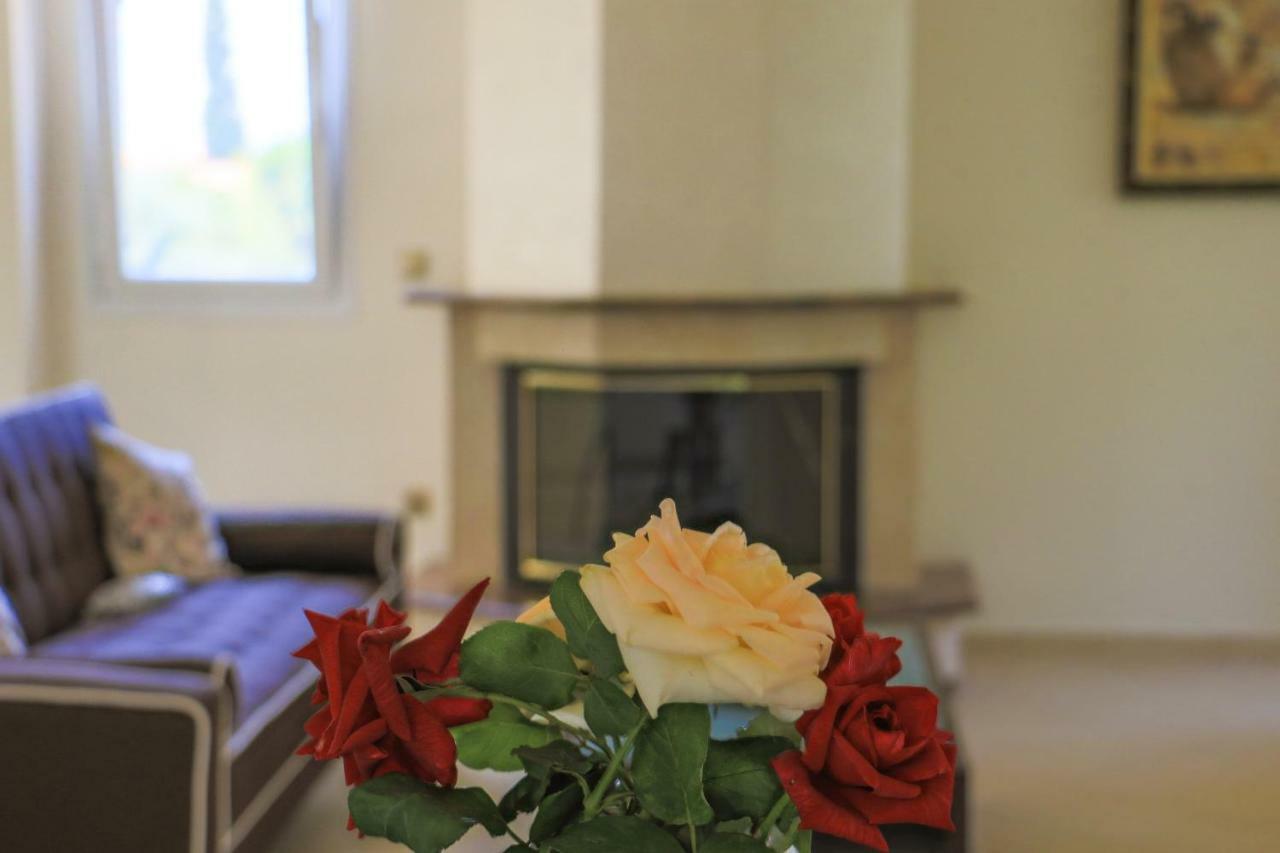 Maison Fleurs Diakopto Esterno foto