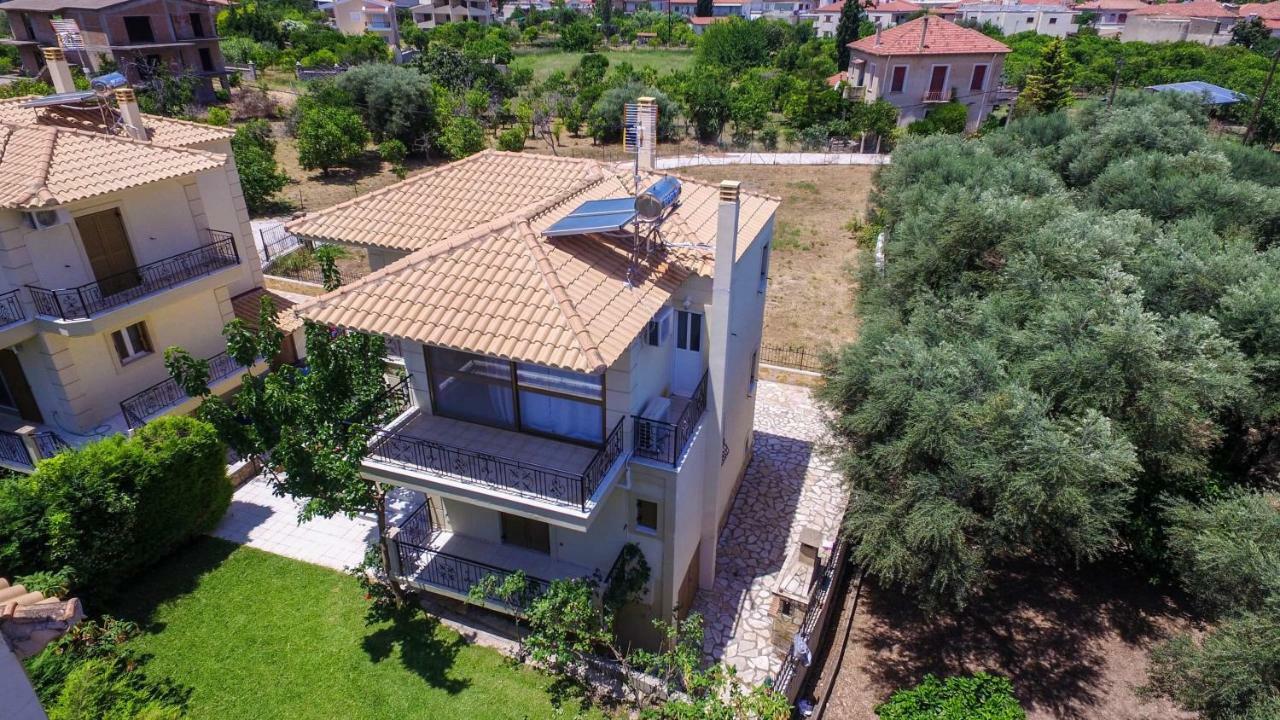 Maison Fleurs Diakopto Esterno foto