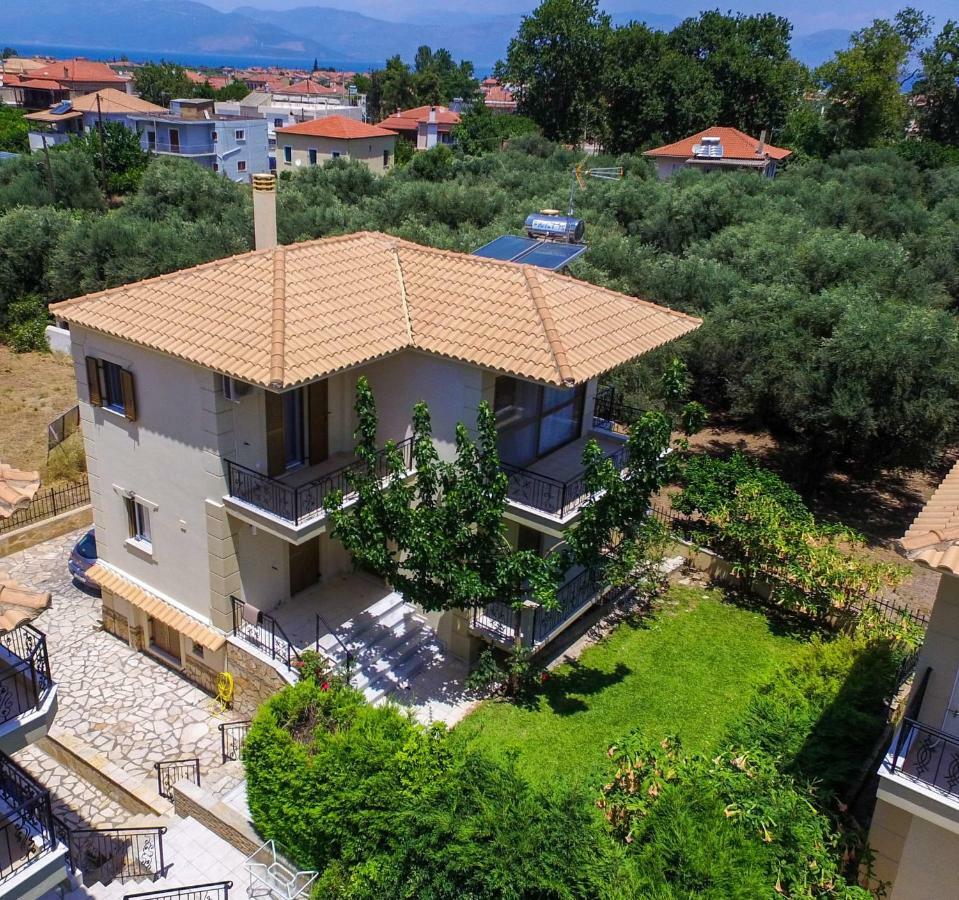 Maison Fleurs Diakopto Esterno foto