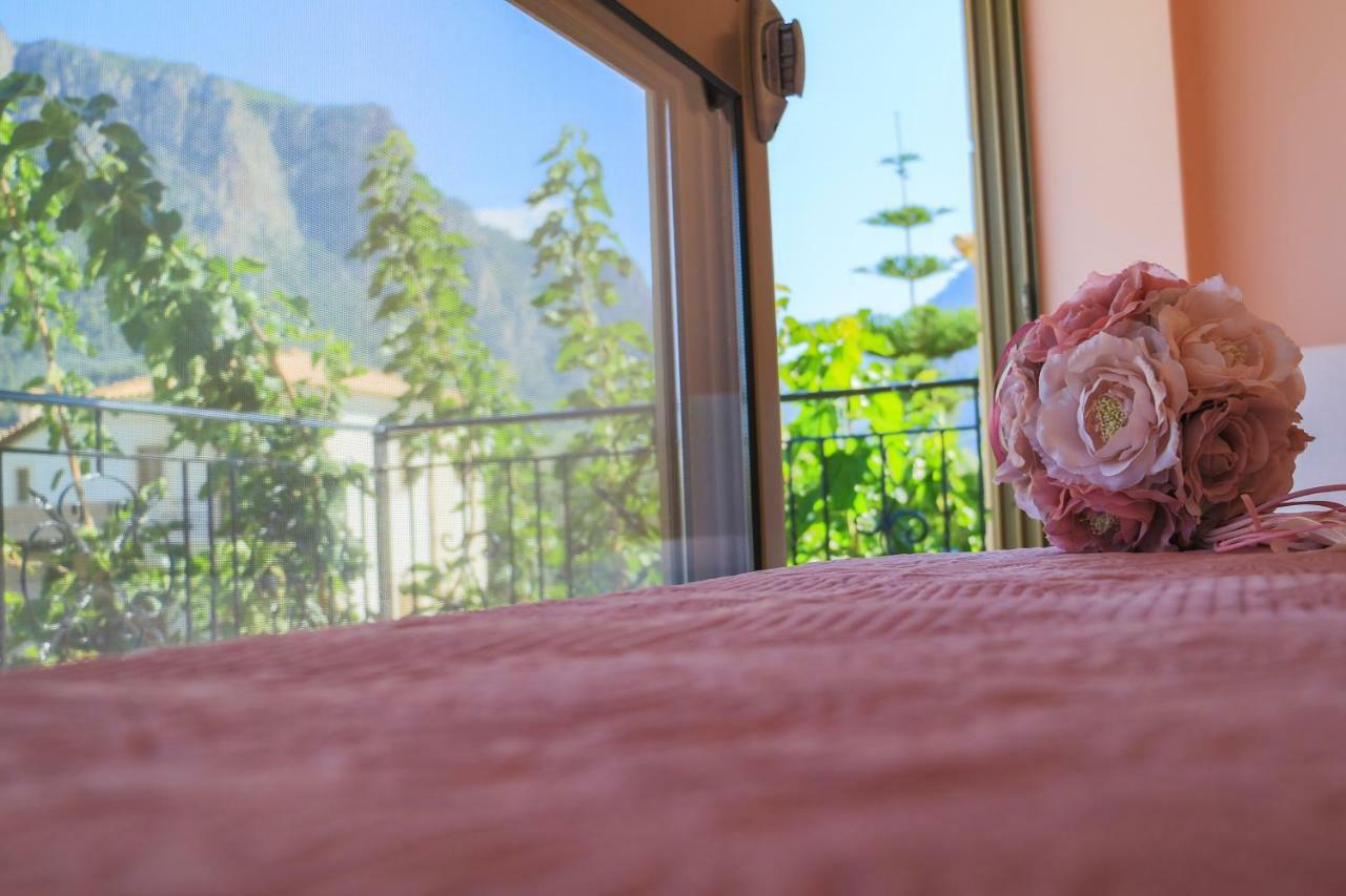 Maison Fleurs Diakopto Esterno foto